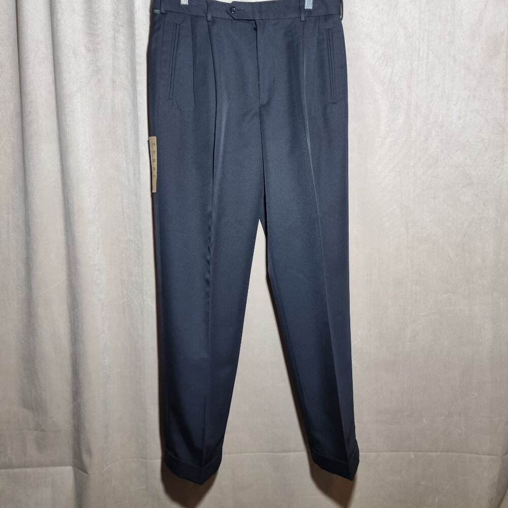 NWT Men's dress Pants Color black Size 33x32